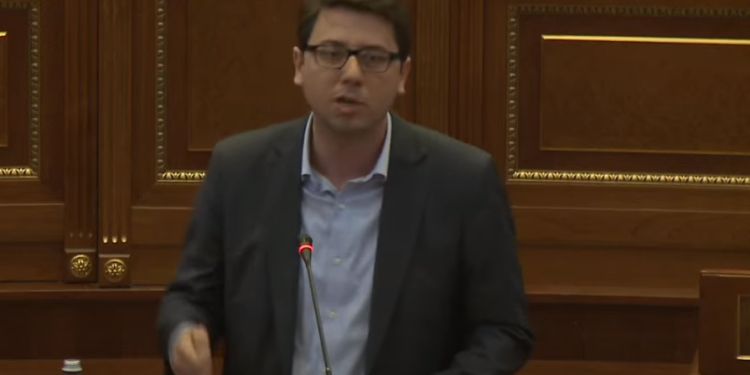 Murati raporton në interpelancë, thotë se ka shtim të vendeve të punës