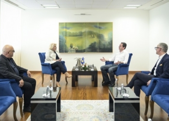 Kurti: Mjekët dhe punëtorët shëndetësorë kanë paga më të dinjitetshme