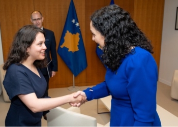 Eurodeputetja Burkhard mbështet Kosovën: ShBA dhe KE të ndryshojnë rrugën