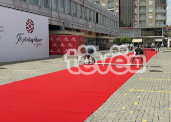 “Të përbashkuar, në Gjakovë”,  nuk bashkoi kryeministrat