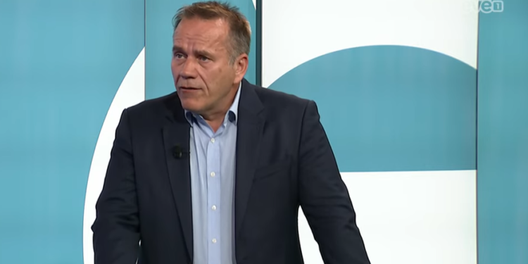 Ish- diplomati: SHBA ka qenë tepër e fyer nga veprimet e Kurtit