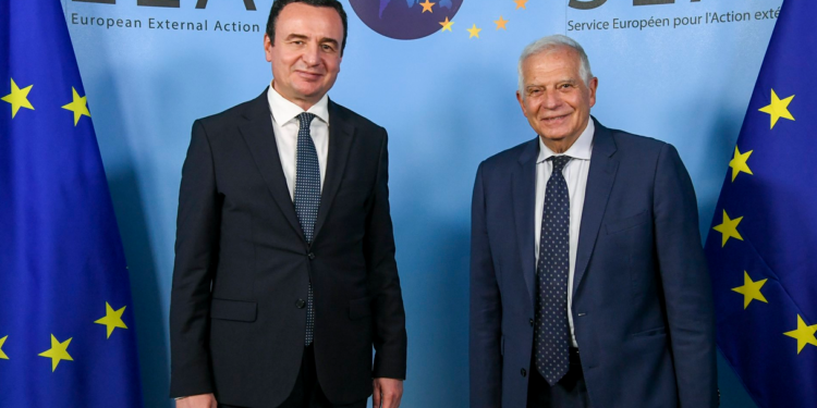 Borrell: Sot synojmë të gjejmë zgjidhje për de-përshkallëzimin në veri të Kosovës