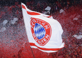 “Paguani 35 mln € dhe merreni”, Bayerni i rikthehen përgjigje Man United