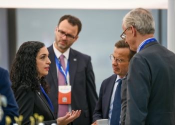 Osmani takohet me kryeministrin suedez, zhvillimet e fundit temë diskutimi