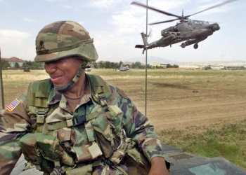 Ambasada amerikane: 24 vite më parë, qytetarët shqiptarë u kthyen në shtëpitë e tyre falë NATO-s