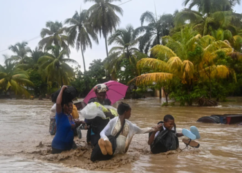 Të paktën 42 të vdekur dhe mijëra të zhvendosur në Haiti pas përmbytjeve