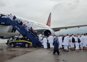 Grupi i parë i besimtarëve myslimanë nga Kosova nisen për në haxh