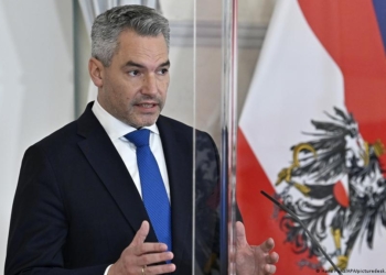 Kancelari austriak: Serbia po luan rol të madh në depërshkallëzimin e situatës, por ka nevojë edhe për Kosovën