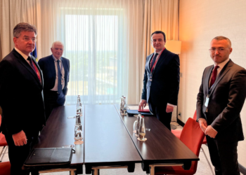 Lajçak deklarohet për takimin me Kurtin në Bratislavë