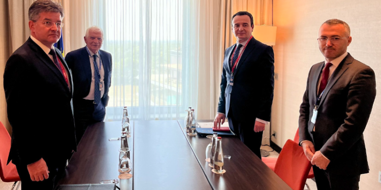 Lajçak deklarohet për takimin me Kurtin në Bratislavë