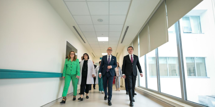 Kurti e Vitia përurojnë rezonancën magnetike në Klinikën e Pediatrisë