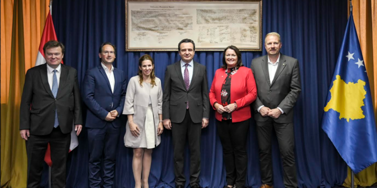 Kurti me deputetët austriak: Serbia kreu akt agresioni ndaj Kosovës