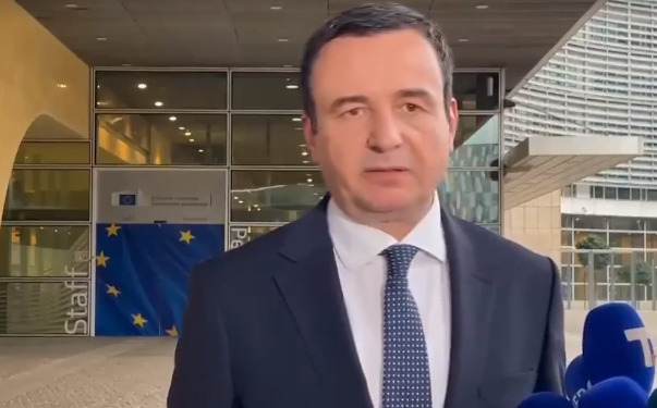 Kurti: Policia s’mund të tërhiqet pa u tërhequr ekstremistët