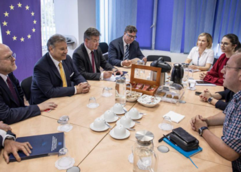 Lajçak thotë se serbët duhet të marrin pjesë në zgjedhjet e reja në veri