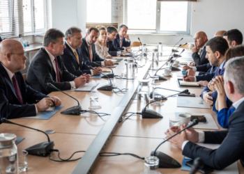 Lajçak: Kërkuam nga opozita të mbështesin një zgjidhje politike për qetësim të situatës