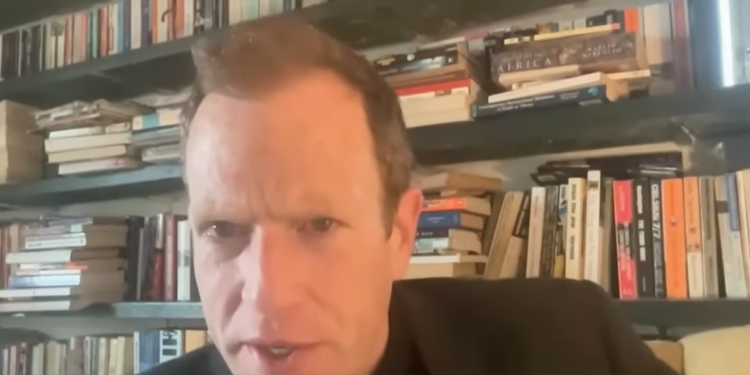 Diplomati britanik: Kosova është duke vepruar sipas ligjit, por në politikë vendos më i fuqishmi