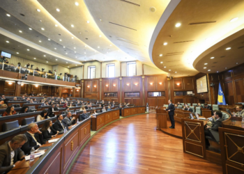 Kurti publikon emrat e “kriminelëve” të veriut