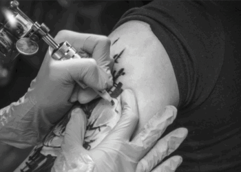 Japonia shqyrton heqjen e ndalesës së tatuazheve tek ushtarët