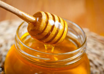 Kontrabandojnë dhe shesin mjaltë me substanca të dëmshme për shëndetin, arrestohen 5 veta