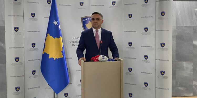 Tahiri: Kosova është izoluar, Qeveria po e varfëron qytetarin