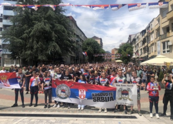 Protesta kundër arrestimit të Milenkoviqit, serbët provokojnë Policinë e Kosovës