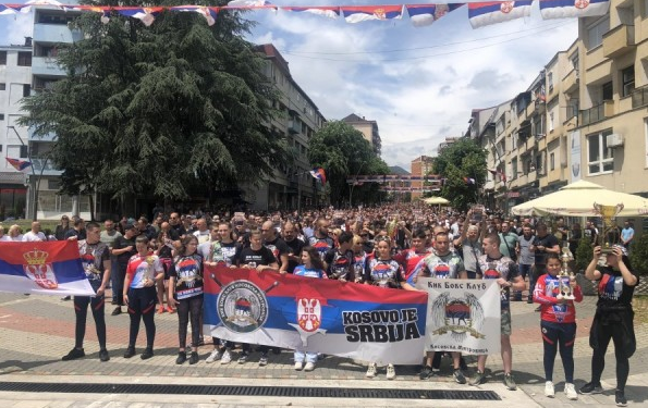 Protesta kundër arrestimit të Milenkoviqit, serbët provokojnë Policinë e Kosovës