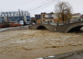 Ndërpritet mësimi në Vushtrri, shkak vërshimet