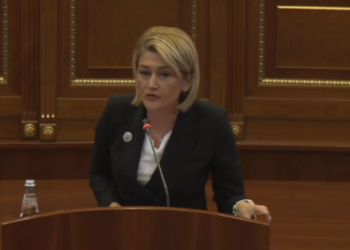 Kusari i përgjigjet Krasniqit: Kryeministrit Kurti i kemi bërë ftesë të vjen kur ka kohë