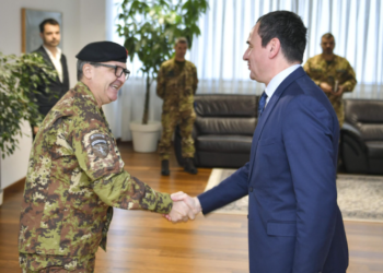 Këshilltari i Kurtit i kundërpërgjigjet KFOR-it: E paqartë ku është komandanti, jo ku ishin policët