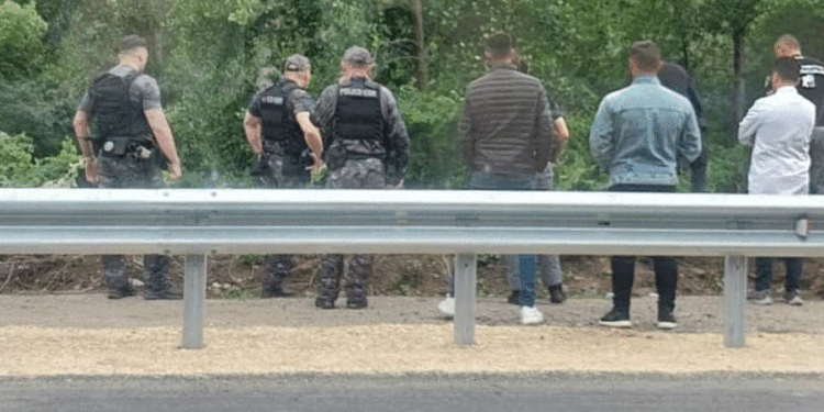 Po vazhdon aksioni për gjetjen e tre kosovarëve që dyshohet se u përmbysen në lumin Lepenc