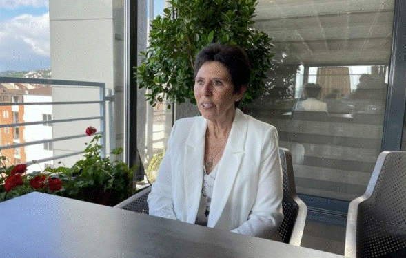 Becker rrëfen përjetimet e saj gjatë luftës në Kosovë: Zëri i foshnjës më përndjek edhe sot