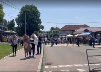 Shpërndahen protestuesit në Leposaviq