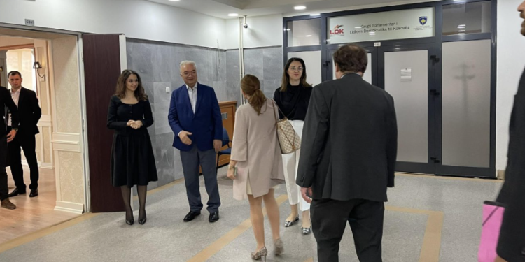 Deputetë austriak e vizitojnë Kuvendin