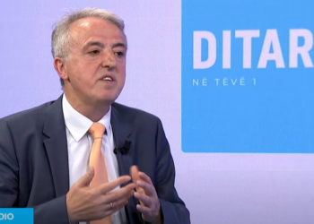 Hamiti thotë se Kurti po e bën të kundërtën e asaj që po e thotë