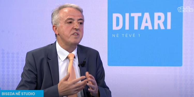 Hamiti thotë se Kurti po e bën të kundërtën e asaj që po e thotë