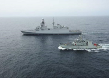 Dëgjohen zhurma nënujore në kërkim të nëndetëses së zhdukur