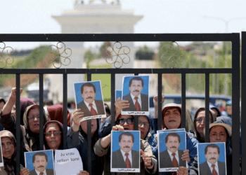 Ambasadorja e SHBA-së: Shkëputja e marrëveshjes me MEK-un i takon Shqipërisë