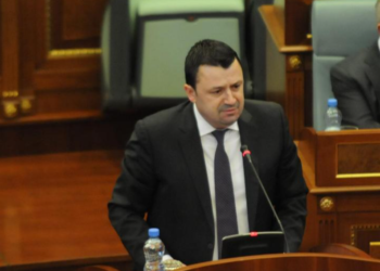 Beqa i kërkon llogari Muratit për protezat e veteranëve të UÇK-së