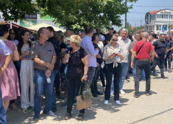 Qytetarët serbë protestojnë në Graçanicë