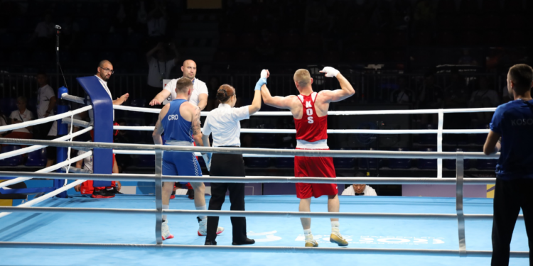 Boksieri Shpëtim Bajoku e mundi kroatin 4:1