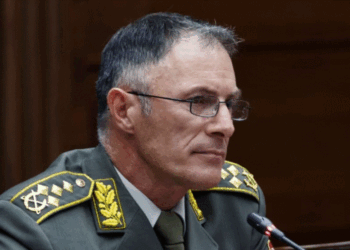 Gjenerali serb i kërkon KFOR-it “të mbrojë serbët në Kosovë”