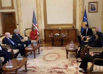 ​Konjufca takoi guvernatoren e Shtetit të Iowa-s