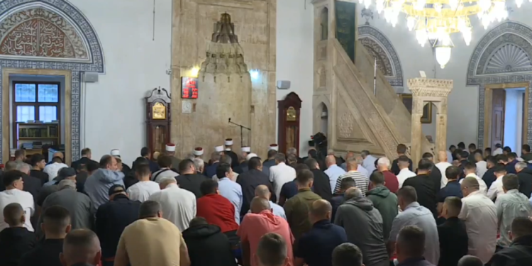 Falet namazi i Kurban Bajramit në Kosovë