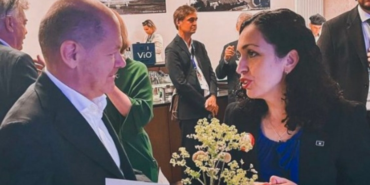 Osmani takohet me Scholz dhe Steinmeier, diskutojnë për situatën në veri