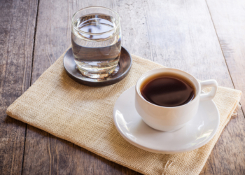 A e dehidron kafeja trupin?