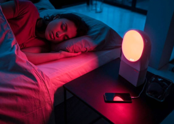 Si mund të ndikojë drita e kuqe në gjumin tuaj