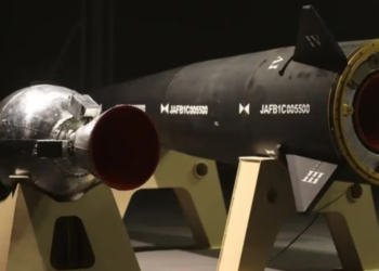 Mes tensioneve me SHBA-në, Irani prezanton raketë të re