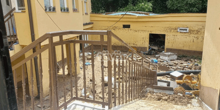 Kjo është shtëpia në Pejë, ku humbën jetën nëna me fëmijën e saj