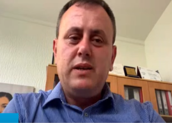 Drejtori i shkollës në Podujevë: Nxënësit e sulmuar nga qeni janë mirë, u udhëzuan për në Klinikën Infektive