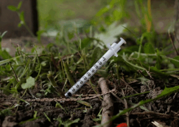 OKB: Më shumë njerëz po injektojnë droga në nivel global